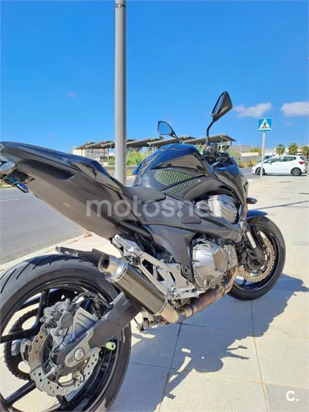 Kawasaki Z800 - Vista 19