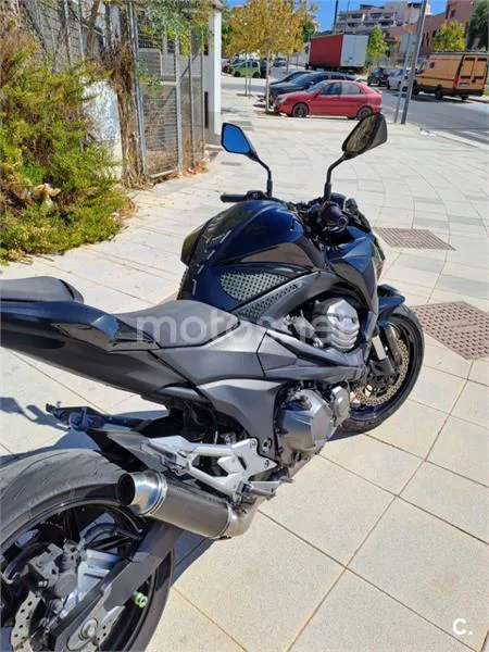 Kawasaki Z800 - Vista 3