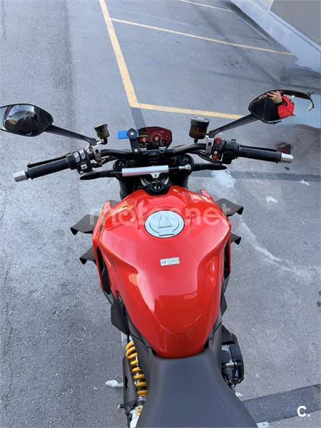 Ducati Streetfighter V2 - Vista 7