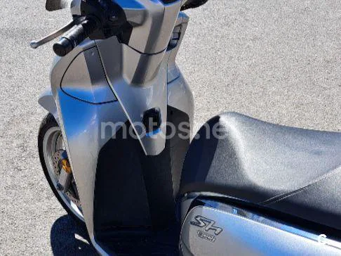 Honda SH300i - Vista 5