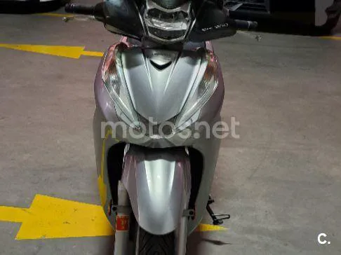 Honda SH300i - Vista 9