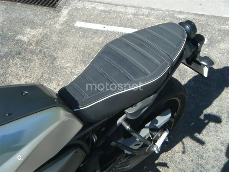 Yamaha XSR700 - Vista 12