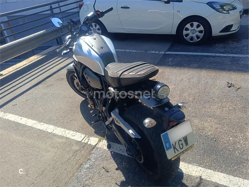 Yamaha XSR700 - Vista 4