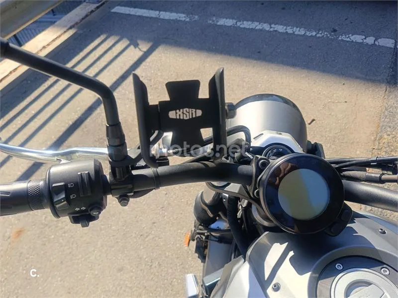 Yamaha XSR700 - Vista 9