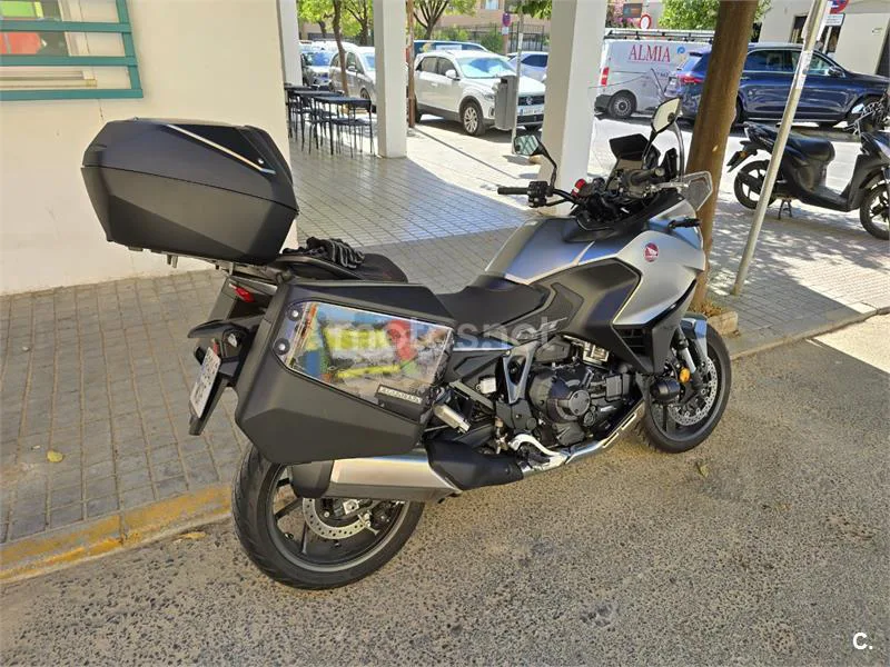 Honda NT1100 - Vista 4
