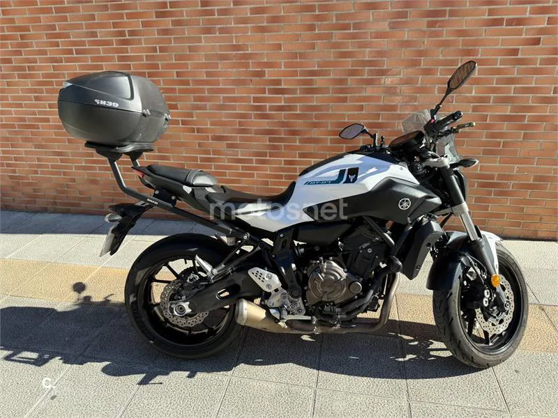 Yamaha MT-07 4000 € 2017 Araba - 1