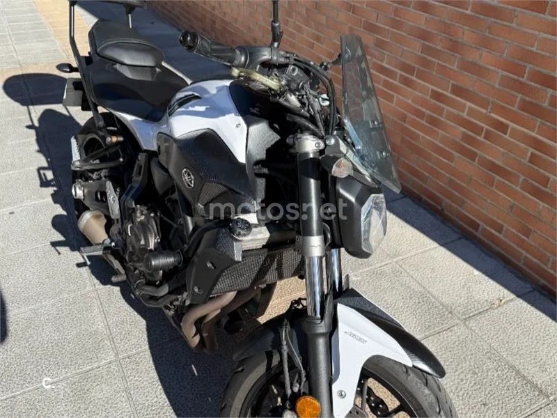 Yamaha MT-07 4000 € 2017 Araba - 2