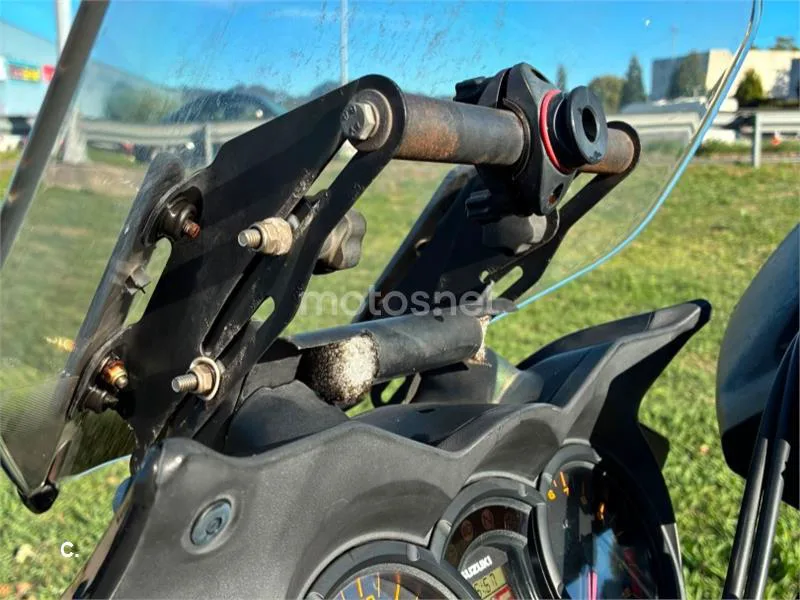 Suzuki V-Strom 650 - Vista 12