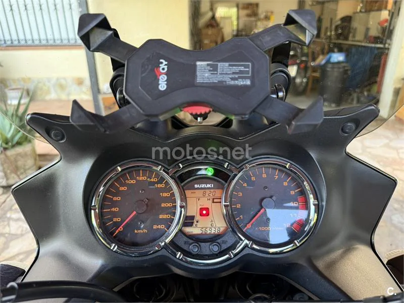 Suzuki V-Strom 1000 - Vista 8