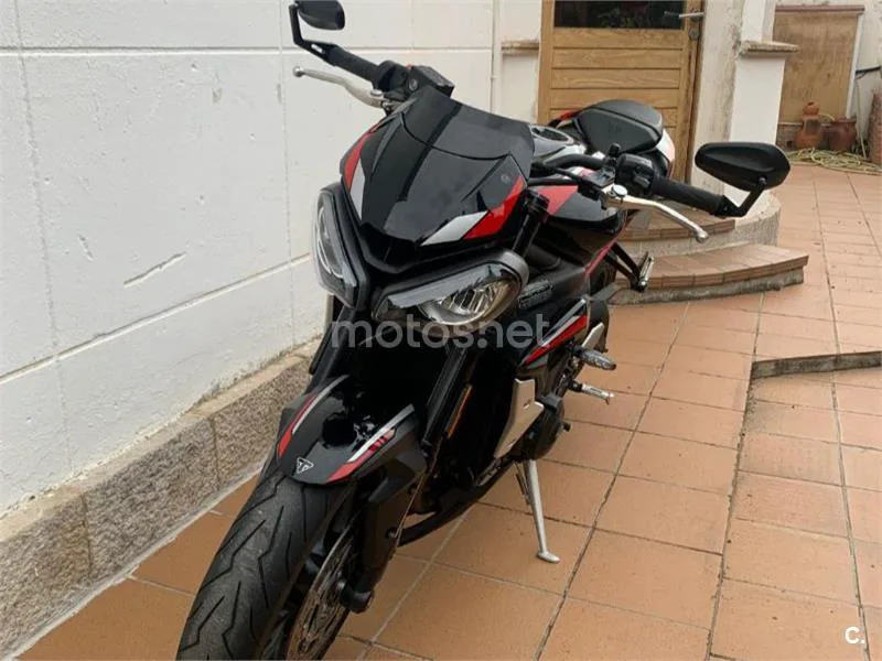 Triumph Street Triple - Vista 9