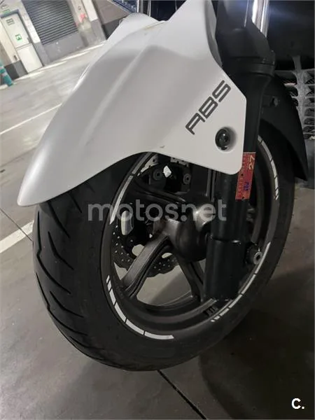 Kymco K-XCT 300i - Vista 6