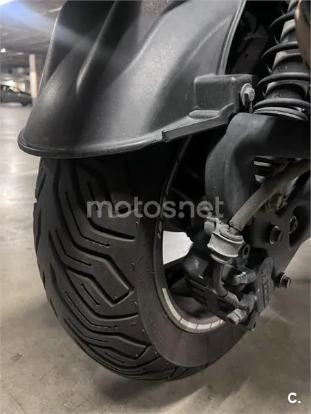 Kymco K-XCT 300i - Vista 9