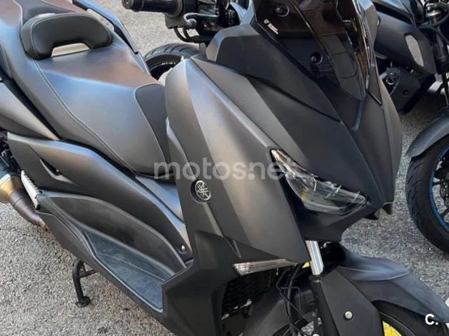 Yamaha XMAX 300 - Vista 4