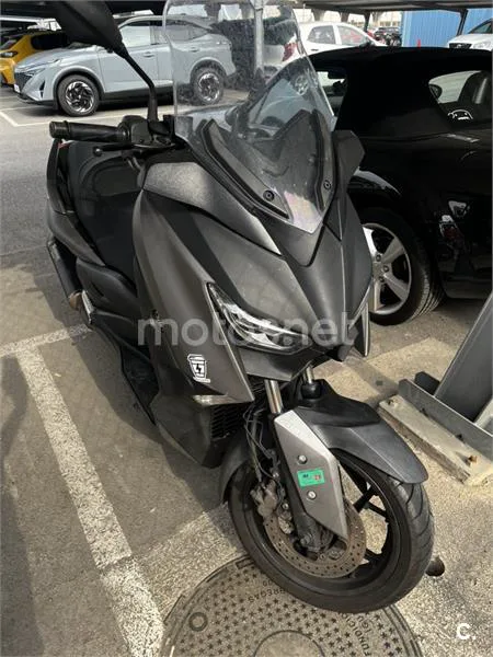 Yamaha XMAX 400 - Vista 9