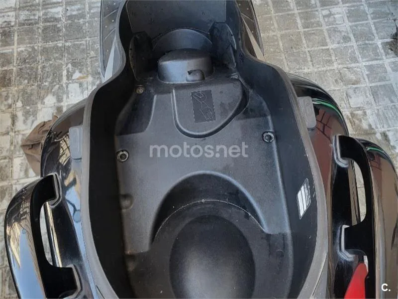 Yamaha XMAX 250 - Vista 6