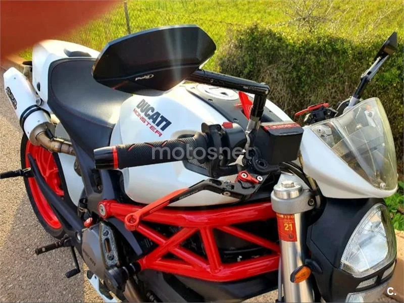 Ducati Monster 796 - Vista 5