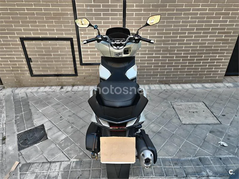 Honda PCX125 - Vista 4