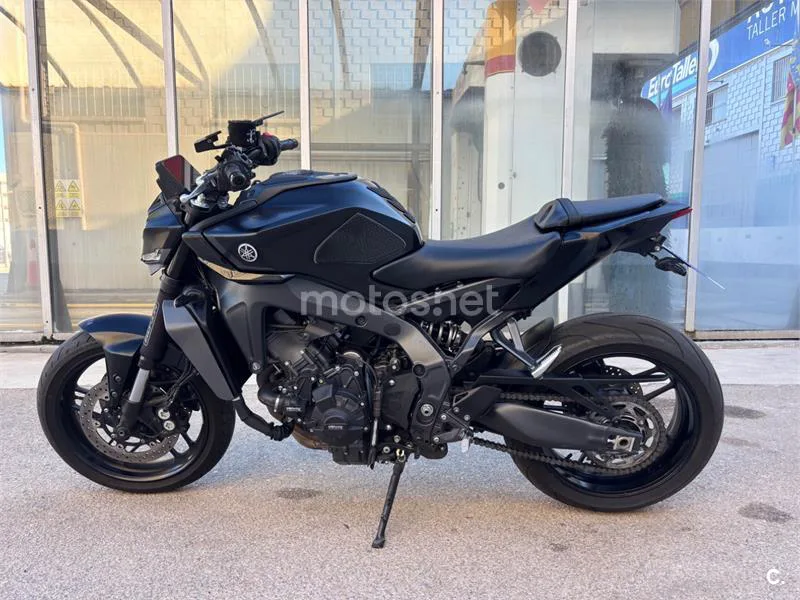 Yamaha MT-09 - Vista 14
