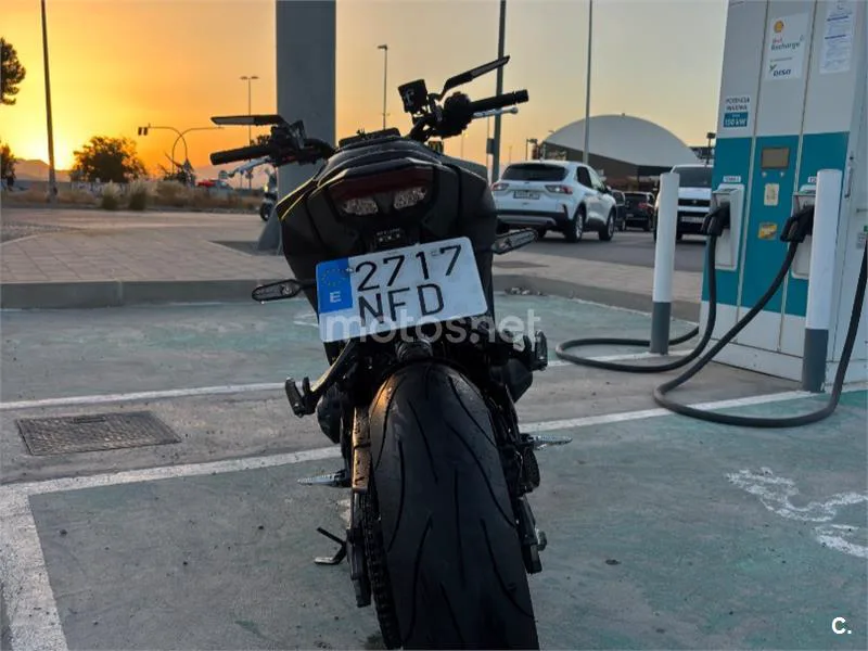 Yamaha MT-09 - Vista 8