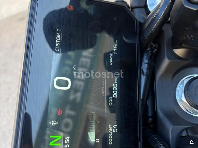 Yamaha MT-09 - Vista 10