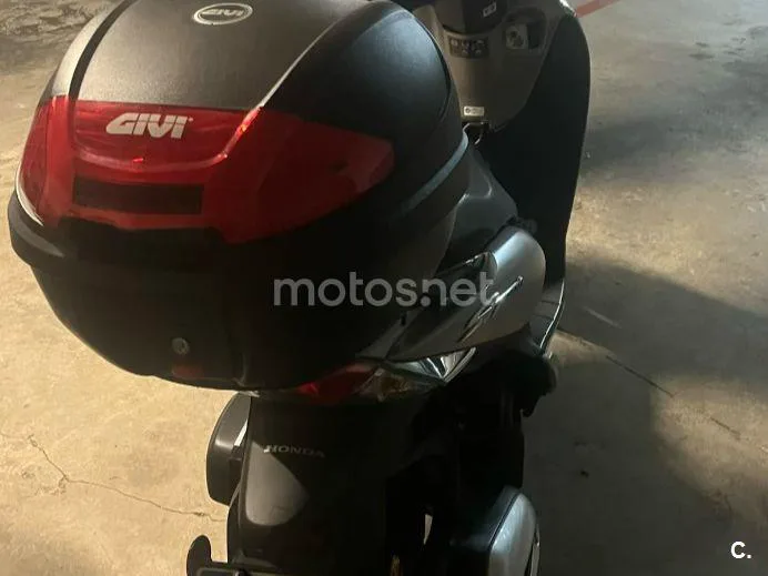 Honda SH125i - Vista 4