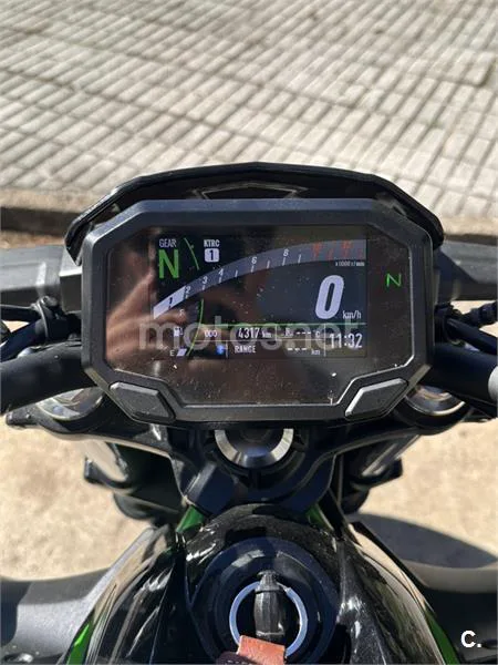 Kawasaki Z650 - Vista 3