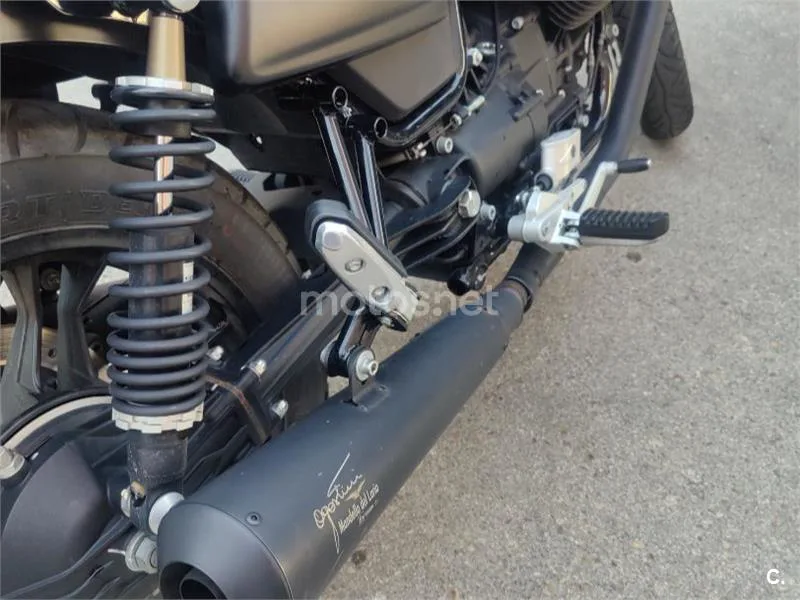 Moto Guzzi V7 III - Vista 4