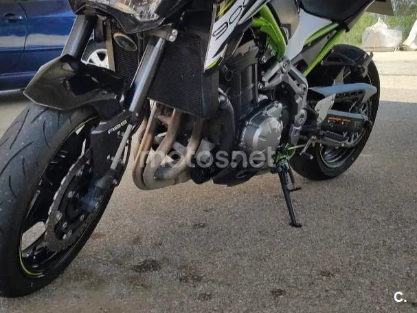 Kawasaki Z900 - Vista 4