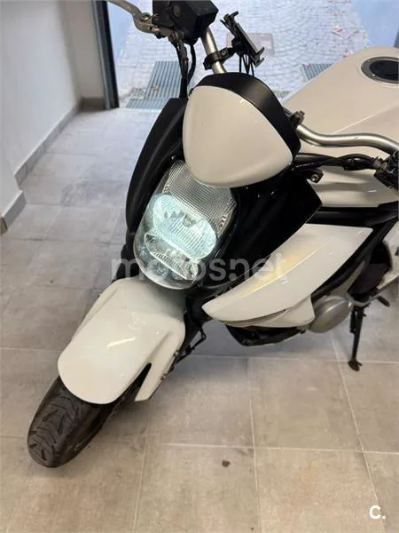 Kawasaki ER-6n - Vista 5