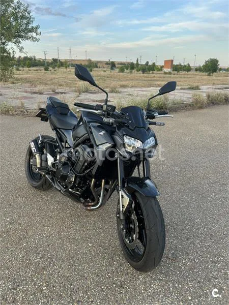 Kawasaki Z900 - Vista 3