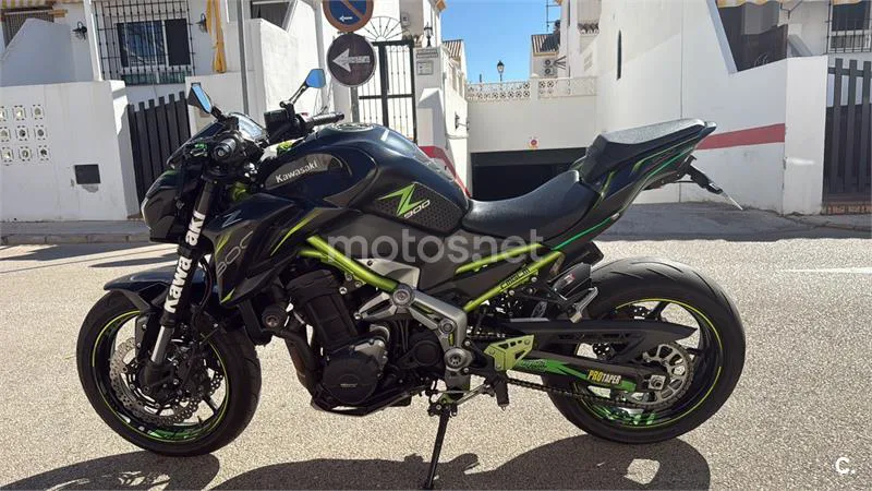 Kawasaki Z900 - Vista 10
