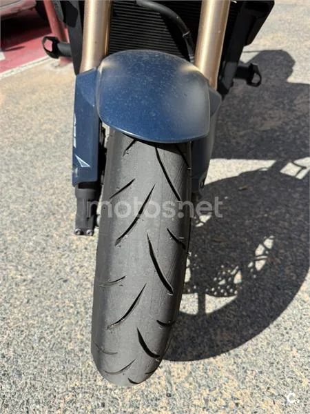 Honda CB650R - Vista 4