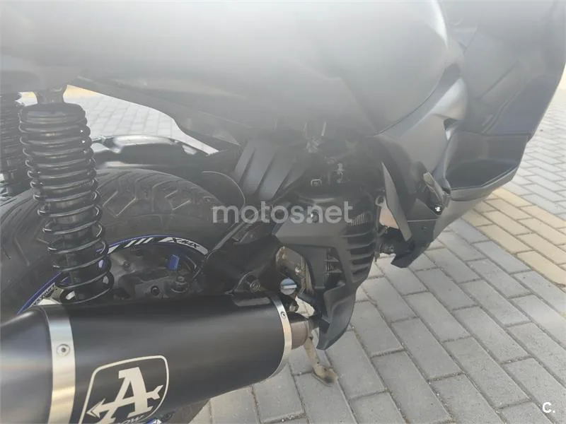 Yamaha XMAX 125 - Vista 8