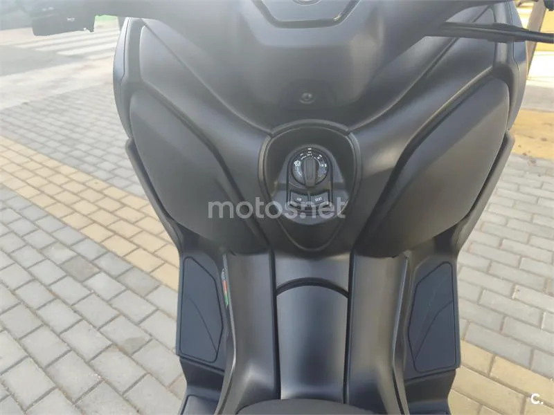 Yamaha XMAX 125 - Vista 9