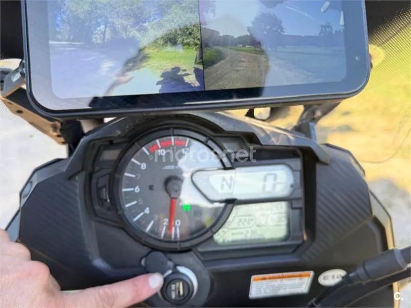 Suzuki V-Strom 1000 - Vista 15