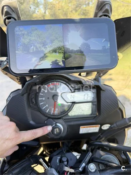 Suzuki V-Strom 1000 - Vista 3