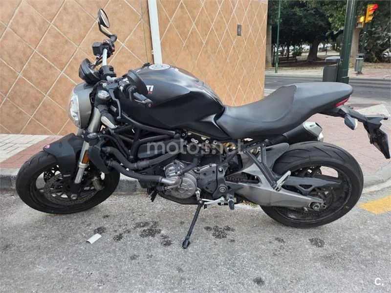 Ducati Monster 821 - Vista 3