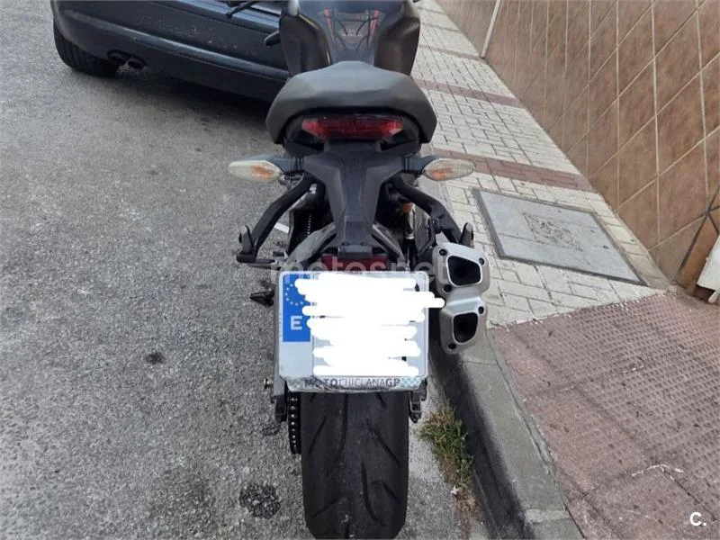 Ducati Monster 821 - Vista 4