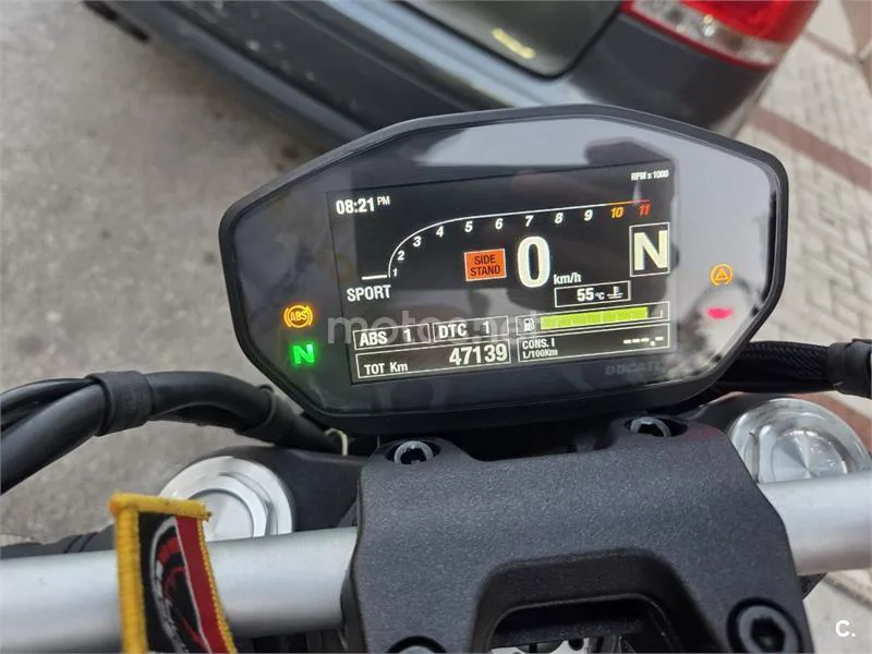 Ducati Monster 821 - Vista 5