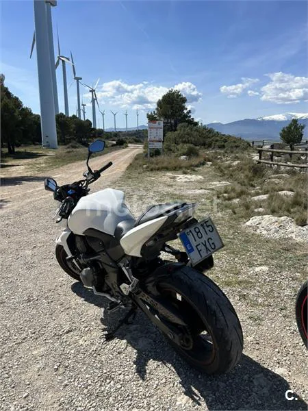 Kawasaki Z750 - Vista 4
