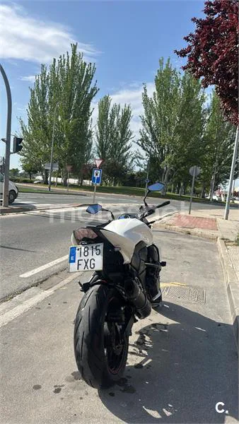 Kawasaki Z750 - Vista 5