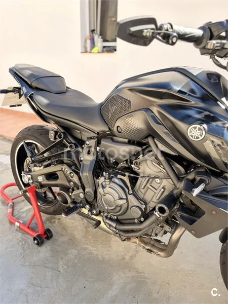 Yamaha MT-07 - Vista 8