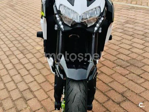 Kawasaki Z900 - Vista 11