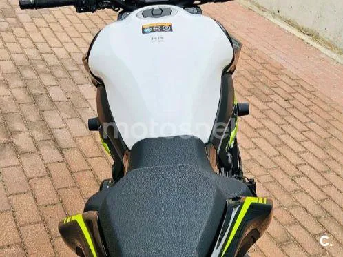 Kawasaki Z900 - Vista 13