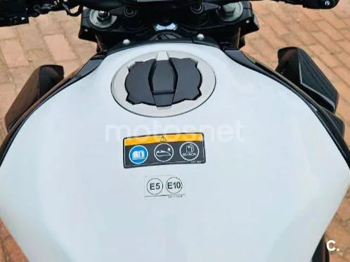 Kawasaki Z900 - Vista 14