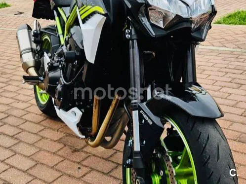 Kawasaki Z900 - Vista 16