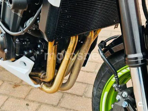 Kawasaki Z900 - Vista 17