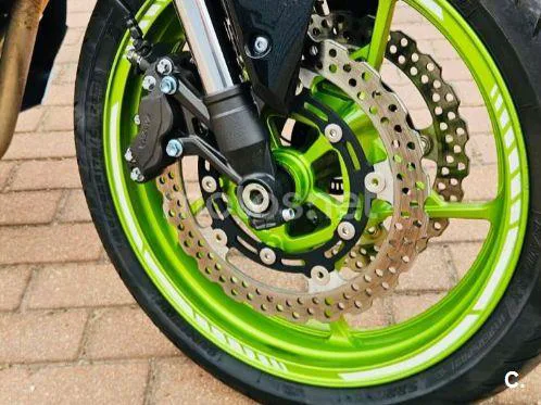 Kawasaki Z900 - Vista 18