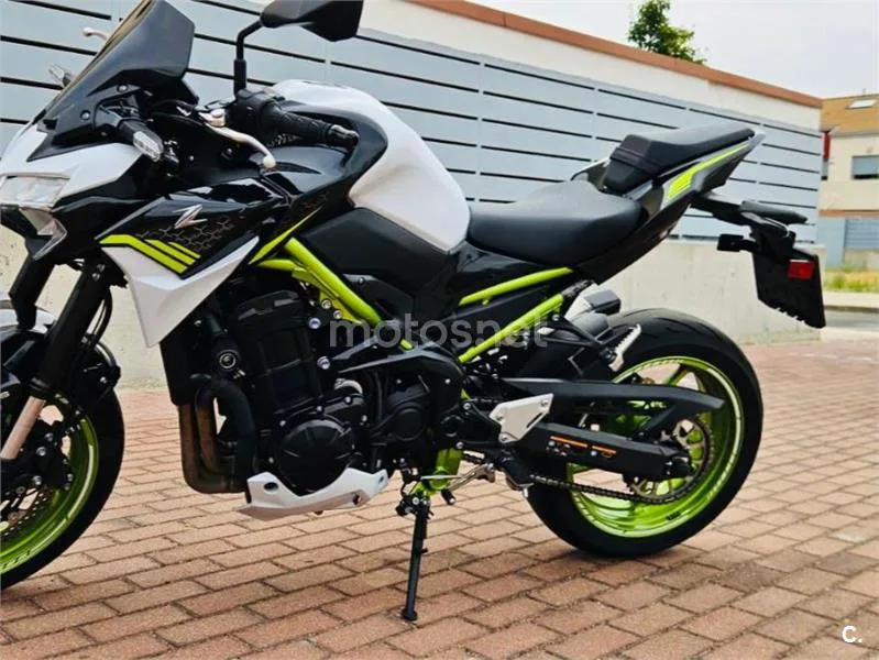 Kawasaki Z900 - Vista 4