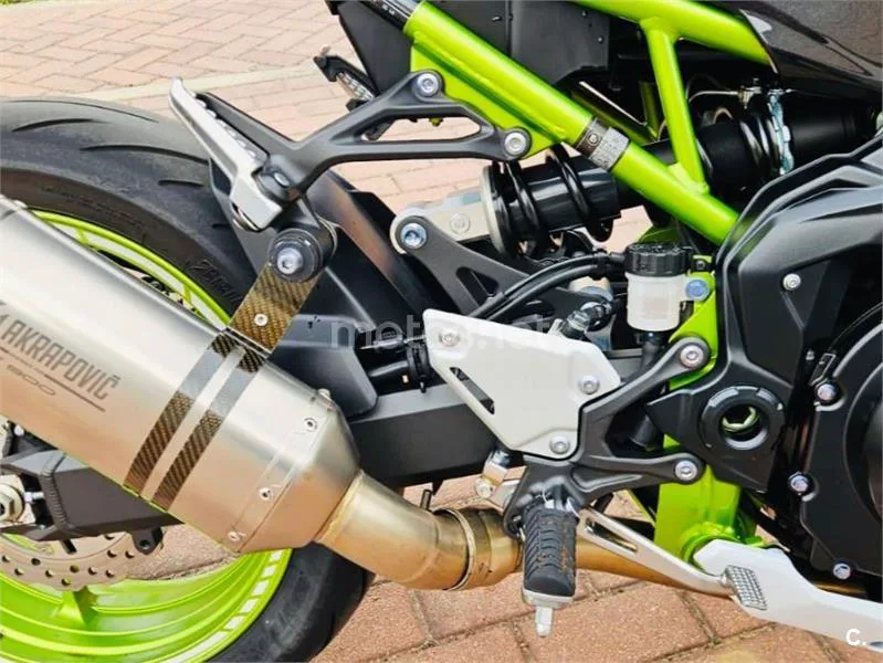 Kawasaki Z900 - Vista 6